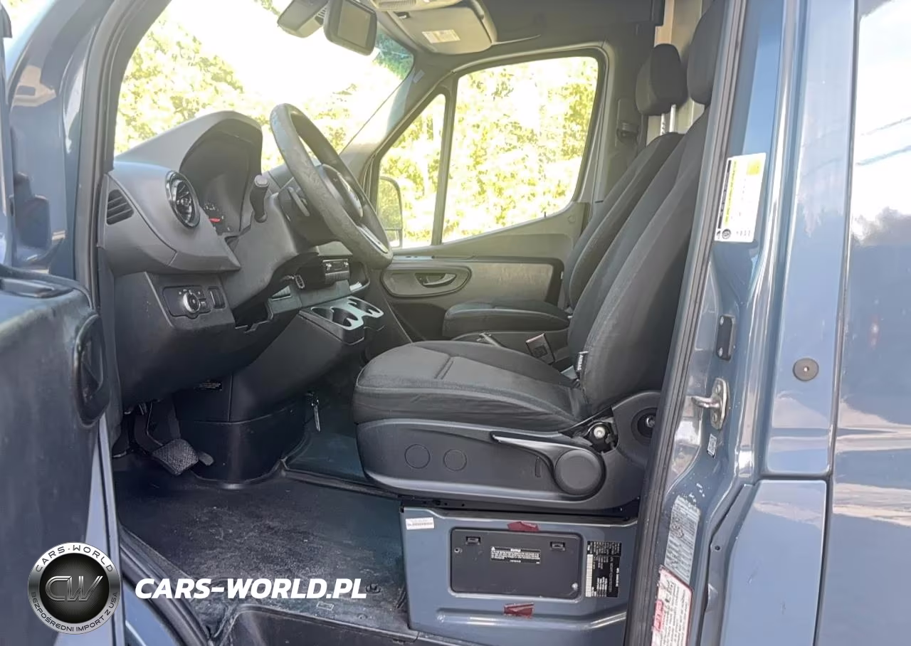 2019 Mercedes-Benz Sprinter 2500-3500 VIN:WD4PF1CD1KT012201 - 11