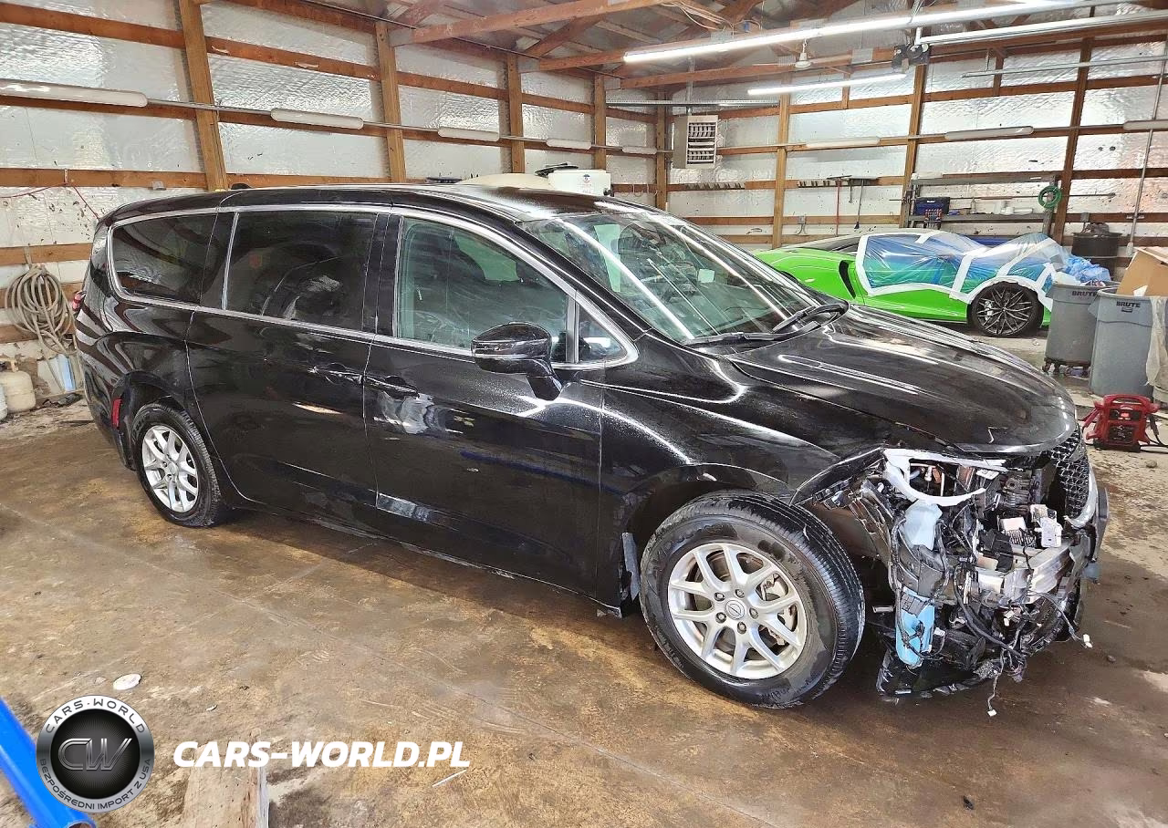 2026 Chrysler Pacifica Select VIN:2C4RC1BG8TR183348 - 4