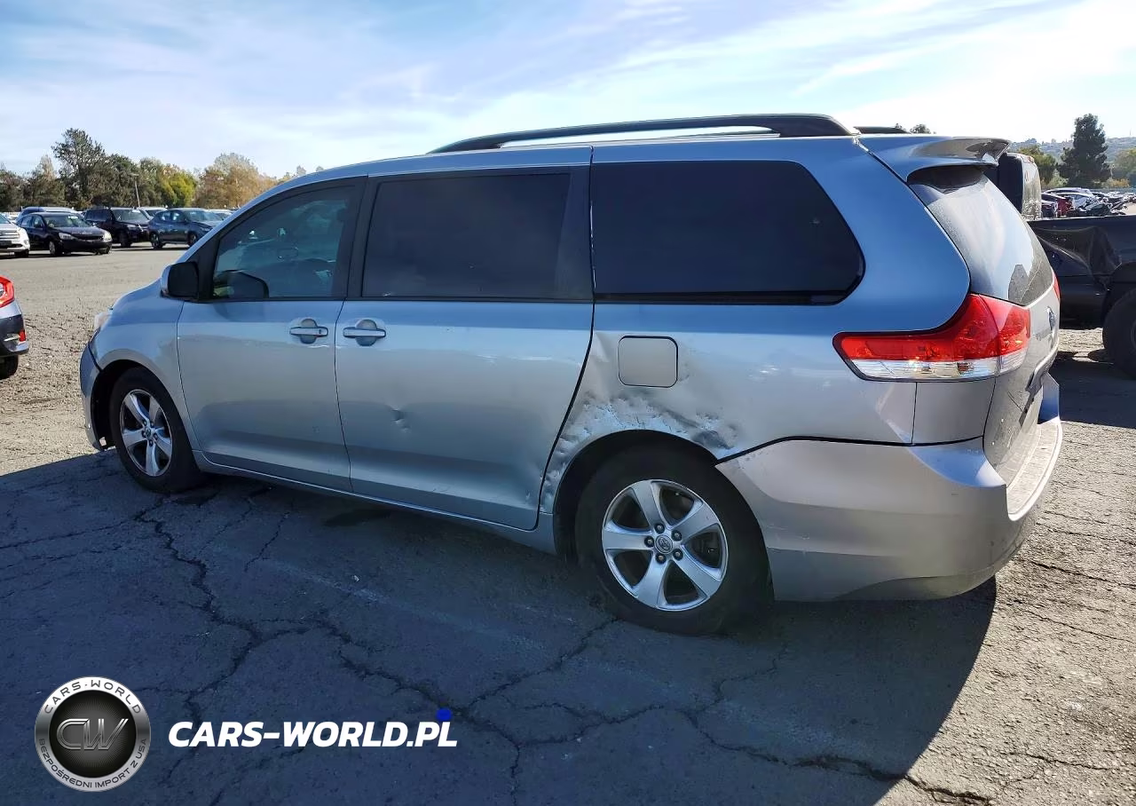 2014 Toyota Sienna Le VIN:5TDKK3DC2ES455378 - 2