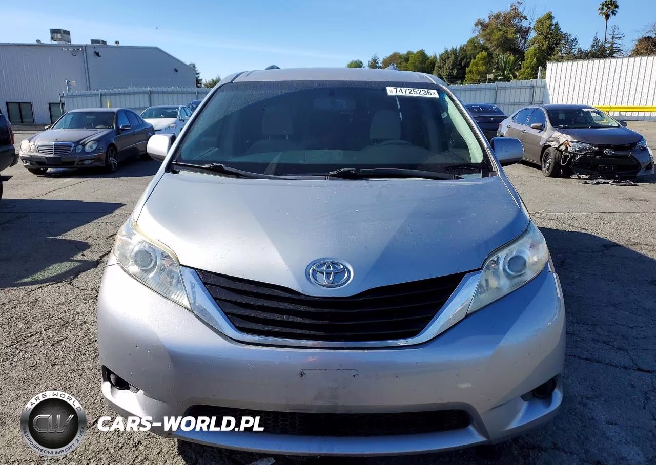 2014 Toyota Sienna Le VIN:5TDKK3DC2ES455378 - 5