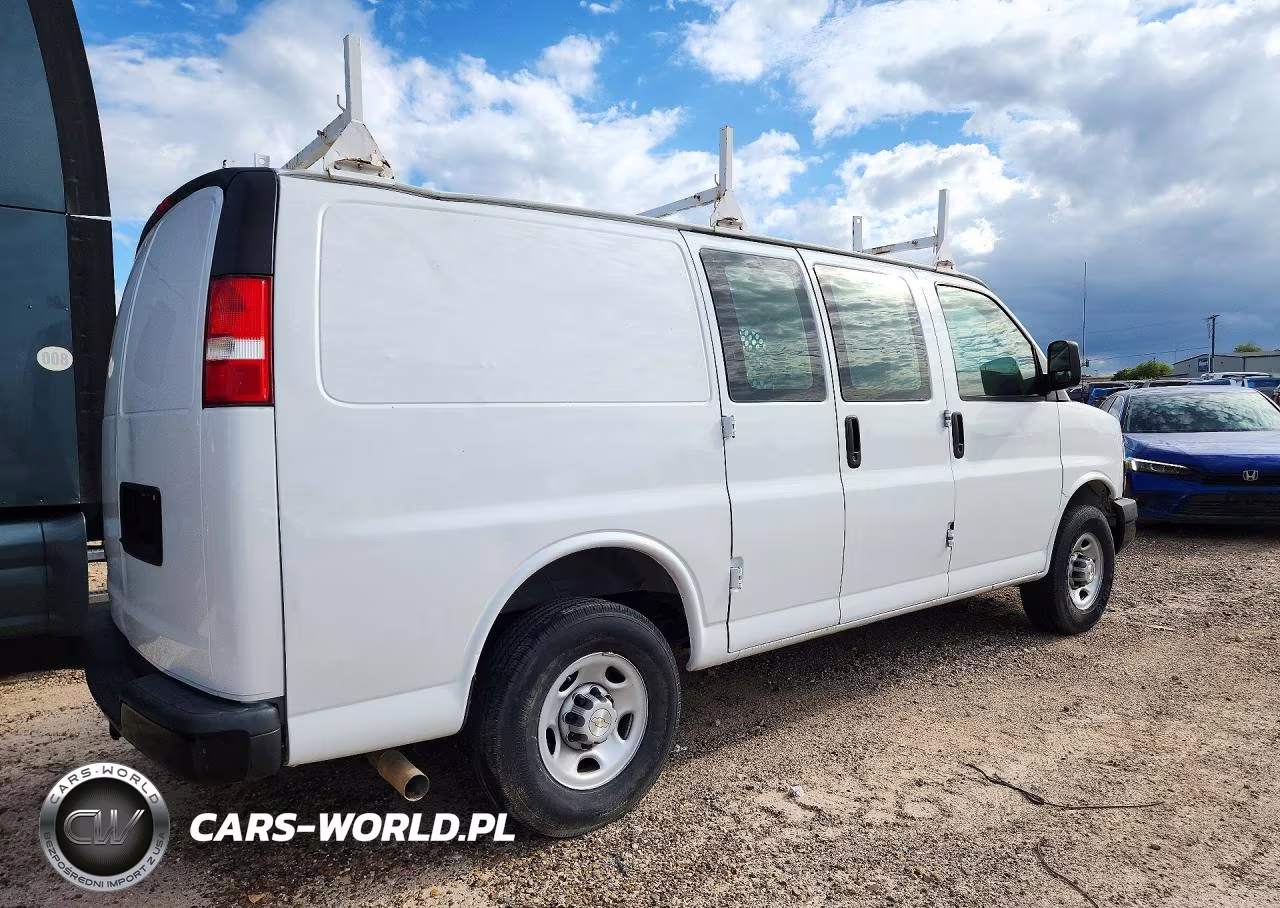2021 Chevrolet Express G2500 VIN:1GCWGAFP4M1177134 - 3