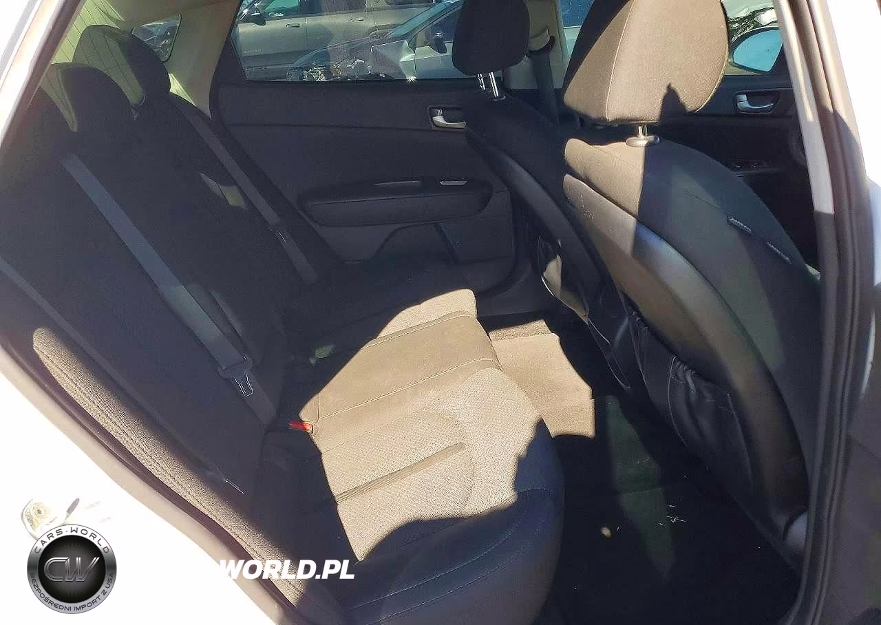 2018 Kia Optima Lx VIN:5XXGT4L32JG259978 - 10