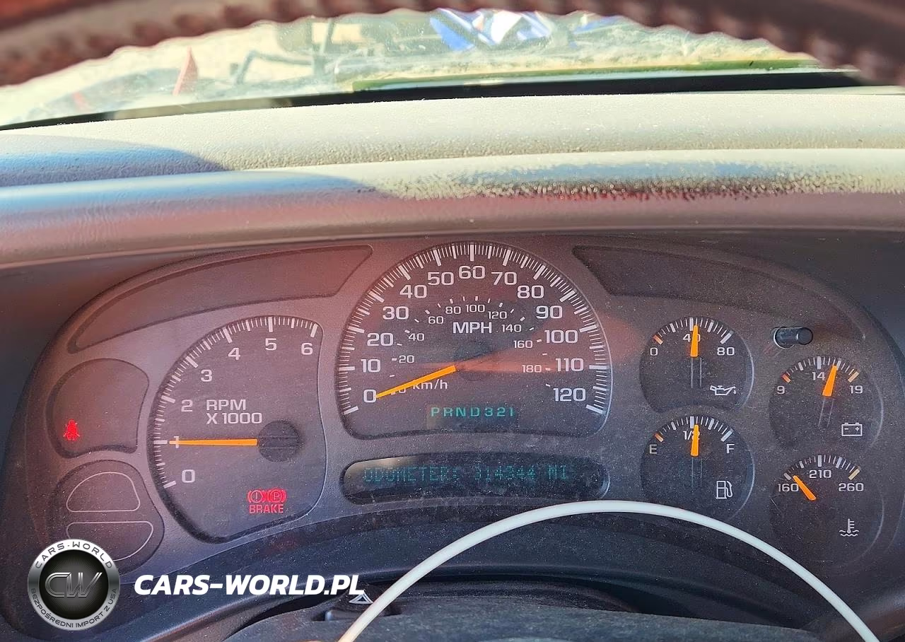 2004 Chevrolet Suburban C1500 VIN:3GNEC16Z44G118912 - 9