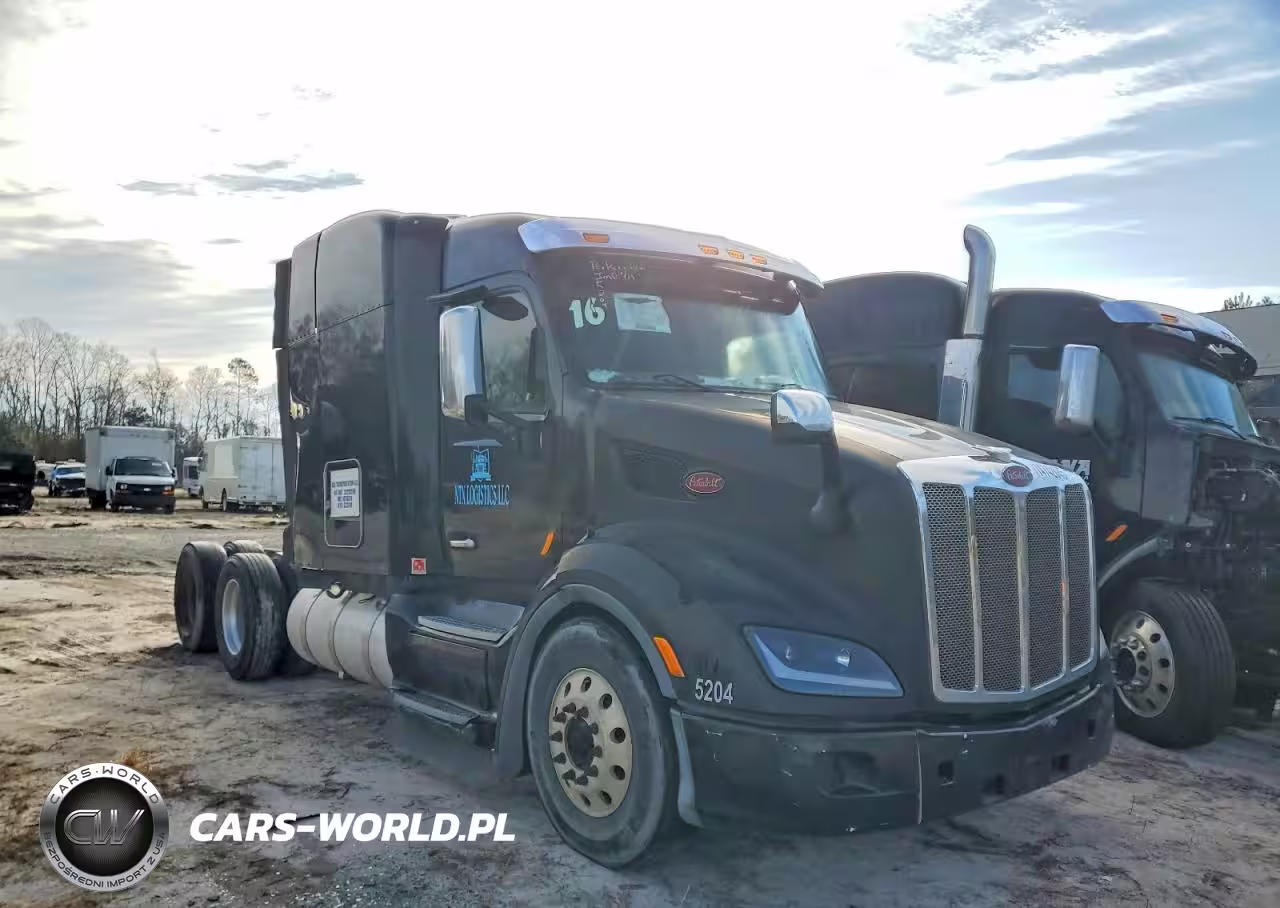 2016 Peterbilt 579 Semi Truck