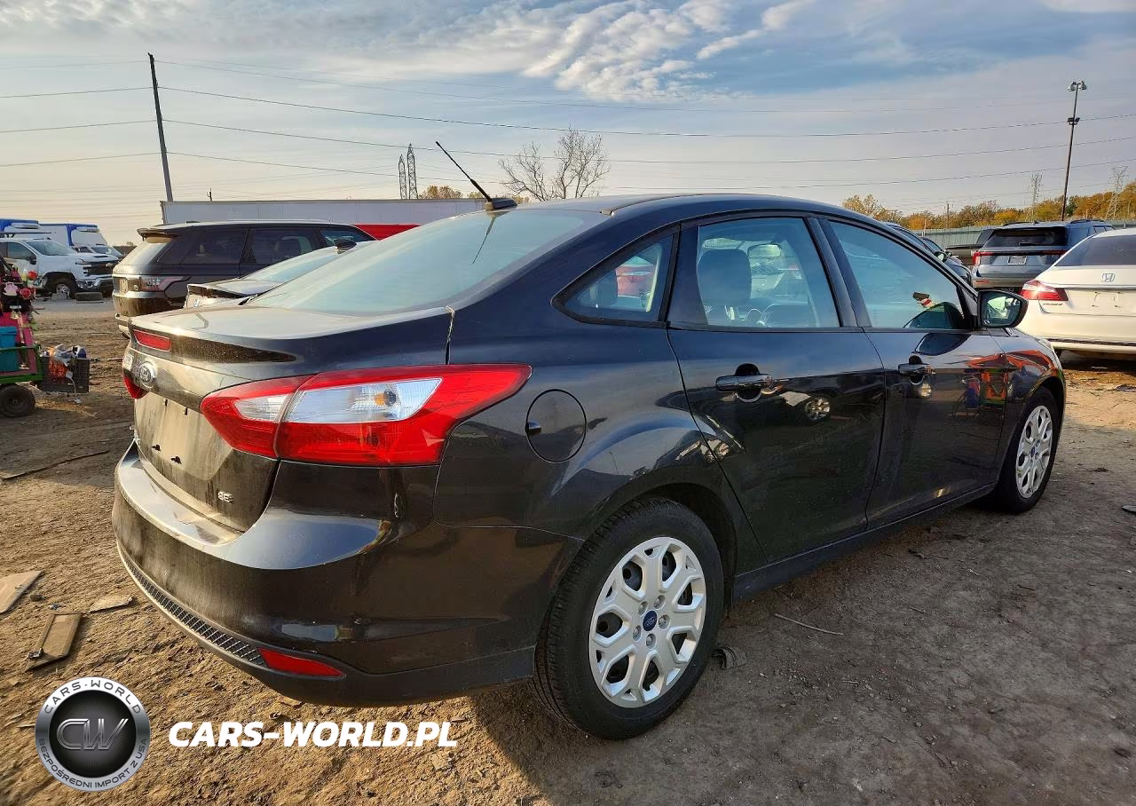2012 Ford Focus Se VIN:1FAHP3F20CL304334 - 3
