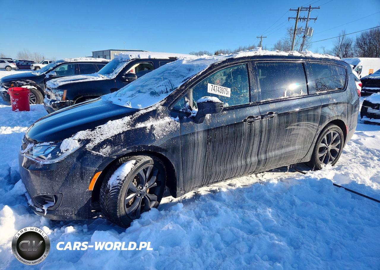2019 Chrysler Pacifica Touring L Plus
