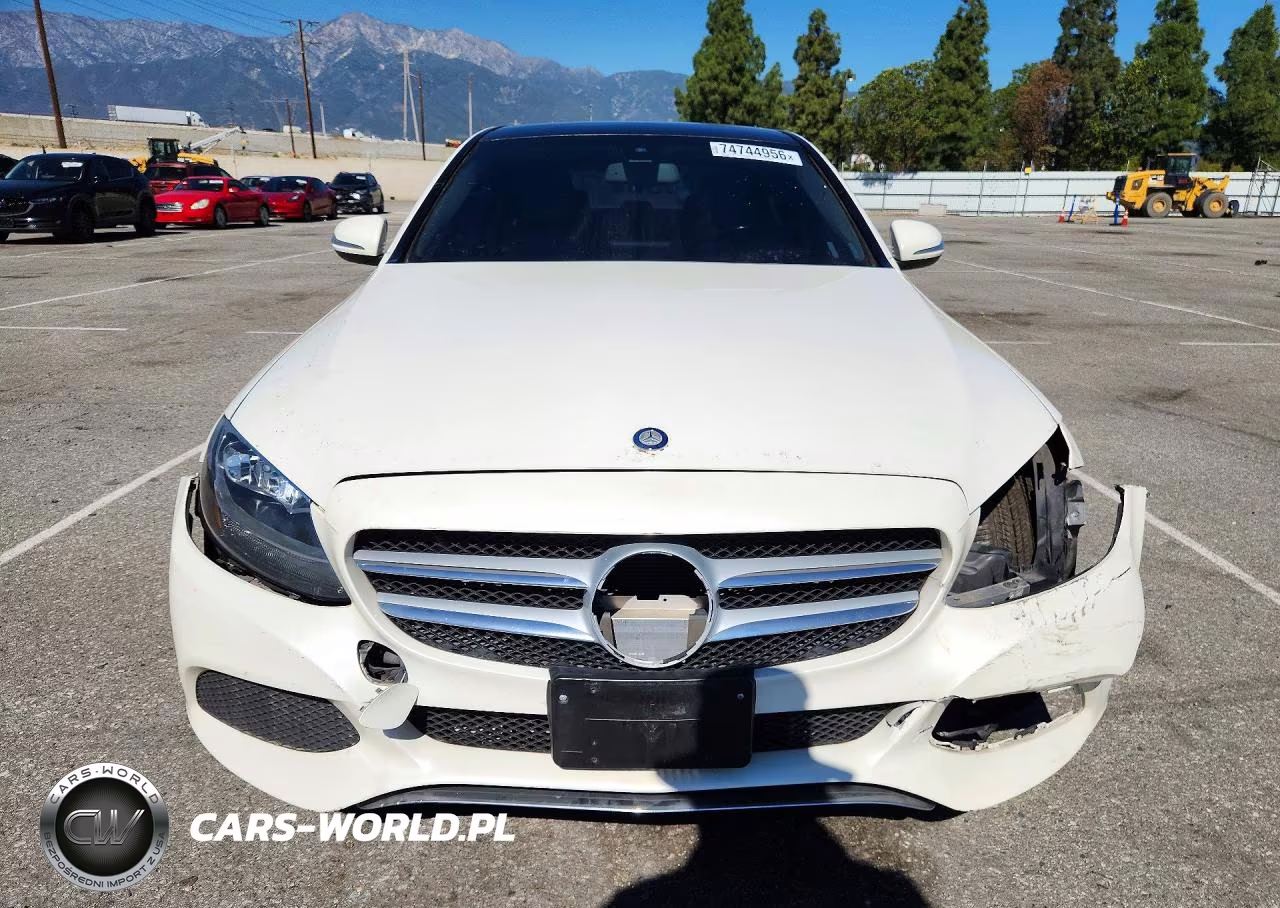 2015 Mercedes-Benz C-Class VIN:55SWF4JB6FU065055 - 5