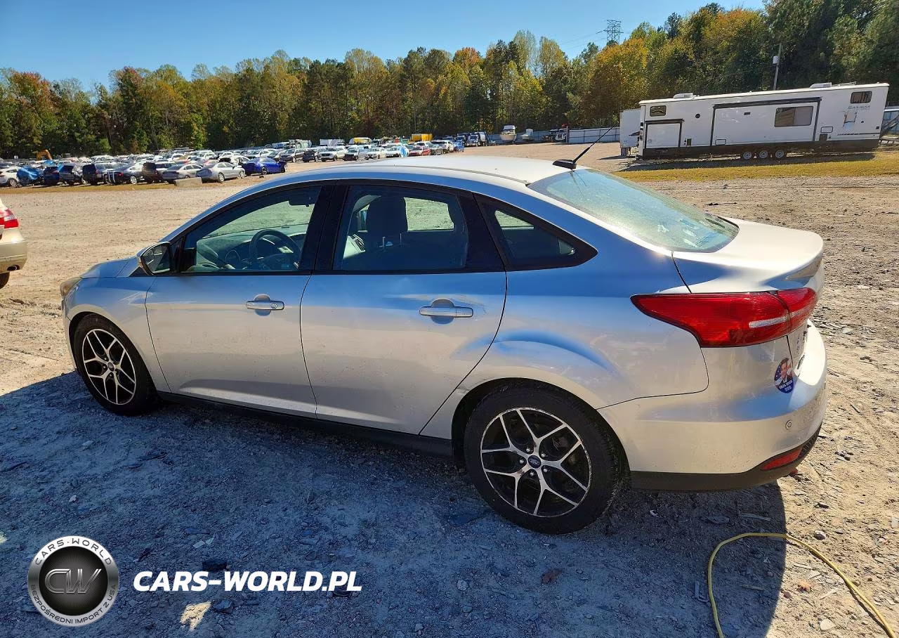 2017 Ford Focus Sel VIN:1FADP3H29HL289612 - 2