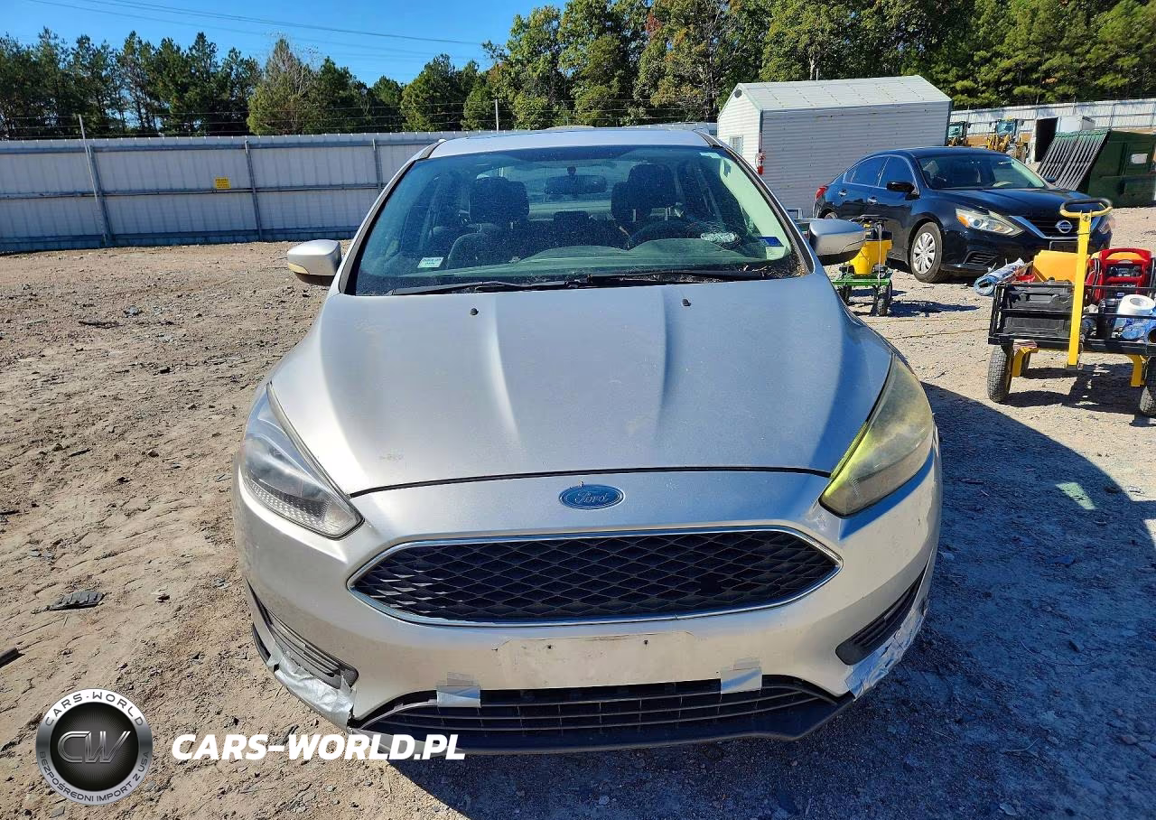 2017 Ford Focus Sel VIN:1FADP3H29HL289612 - 5