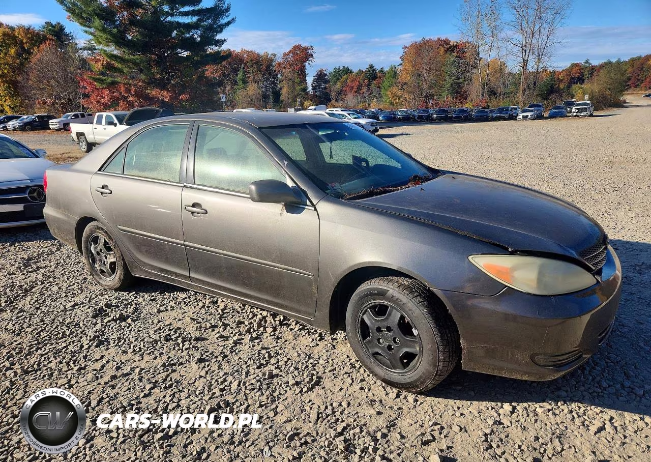 2003 Toyota Camry Le V6 VIN:4T1BF32KX3U566750 - 4