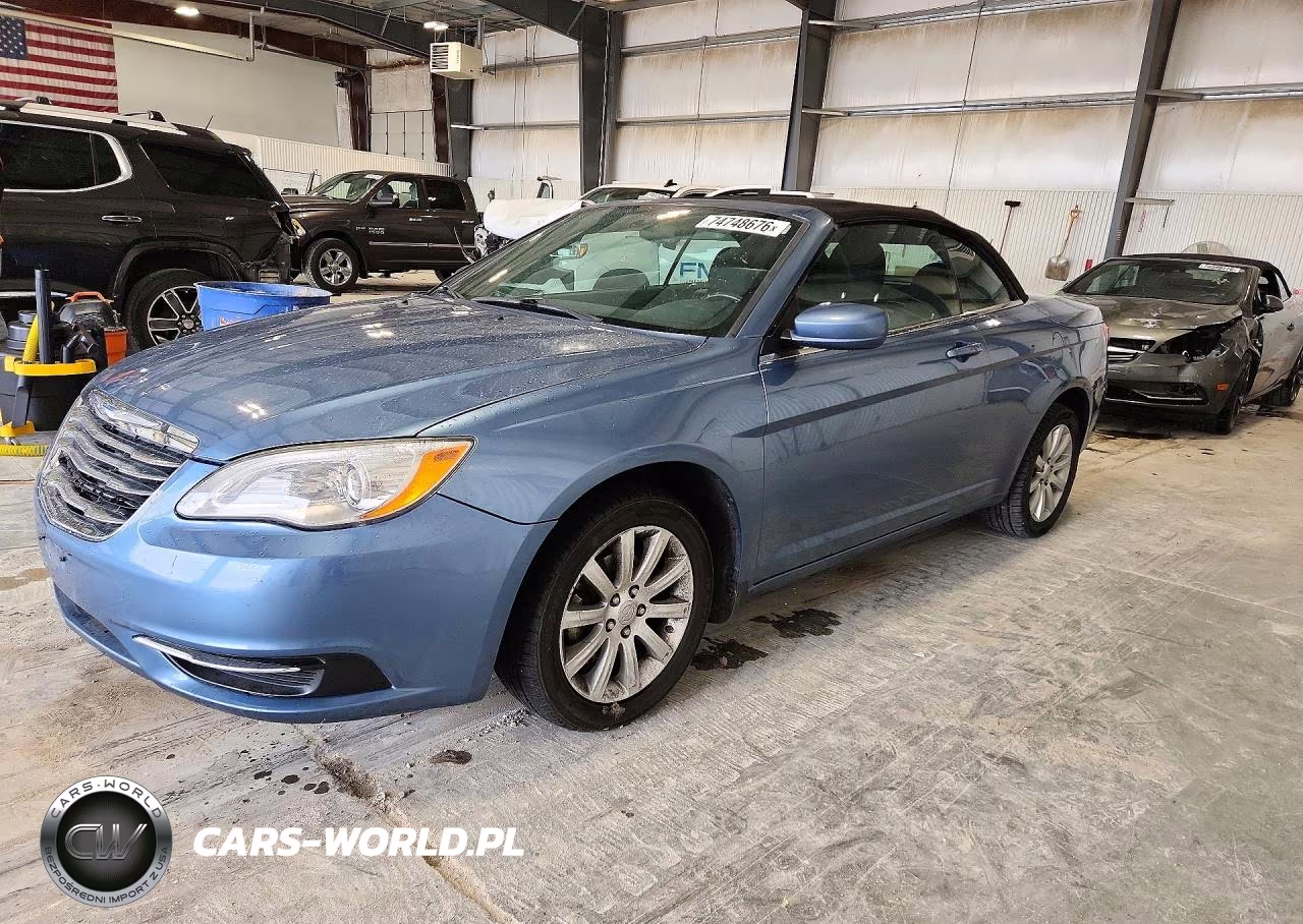2011 Chrysler 200 Touring VIN:1C3BC2EB6BN532210 - 1