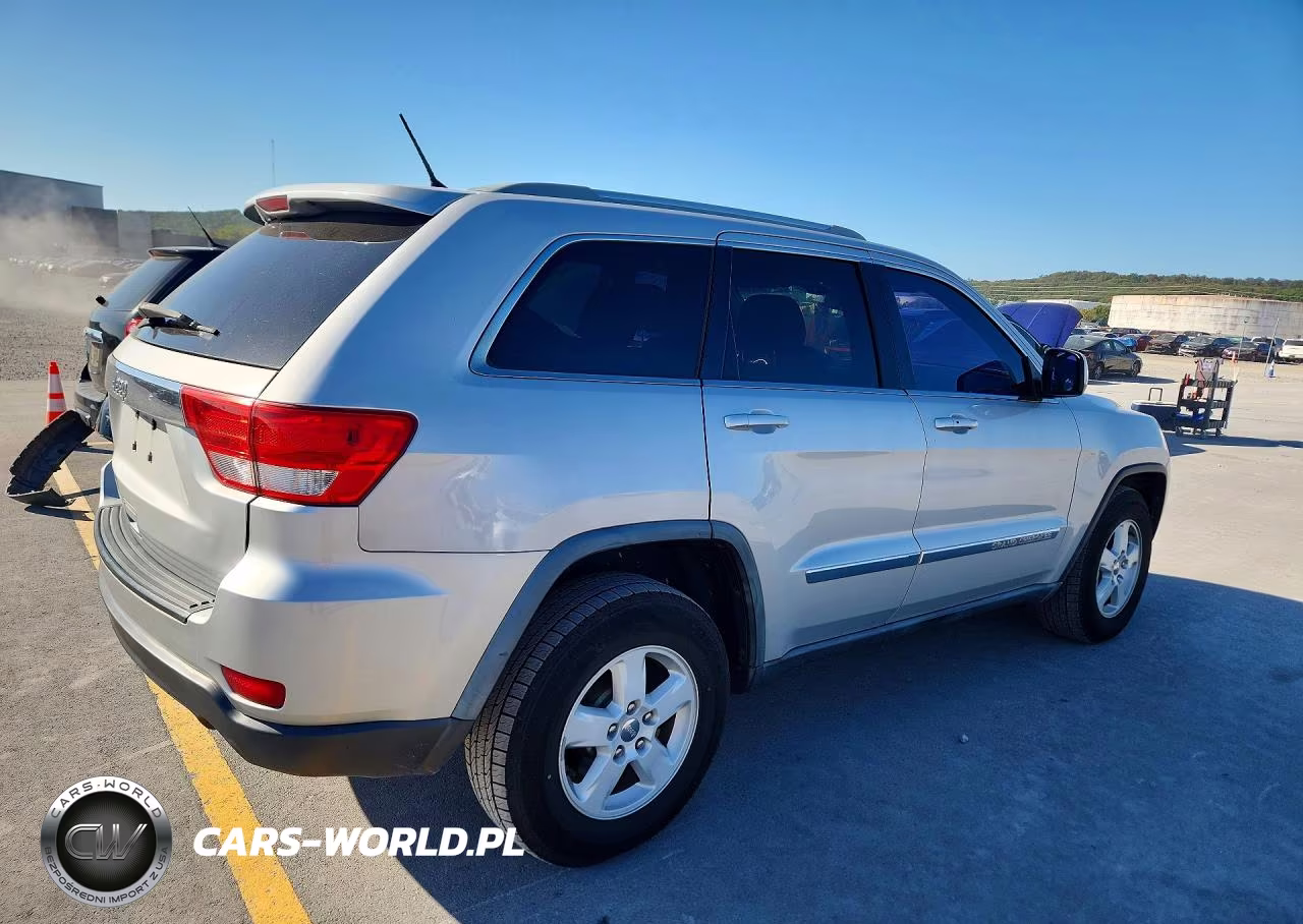 2012 Jeep Grand Cherokee Laredo VIN:1C4RJFAG5CC141460 - 3
