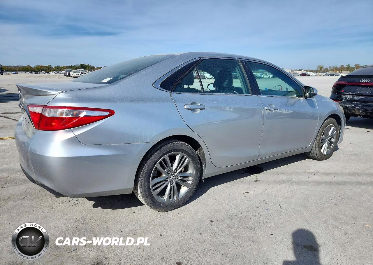 2015 Toyota Camry Se VIN:4T1BF1FK8FU888323 - 3