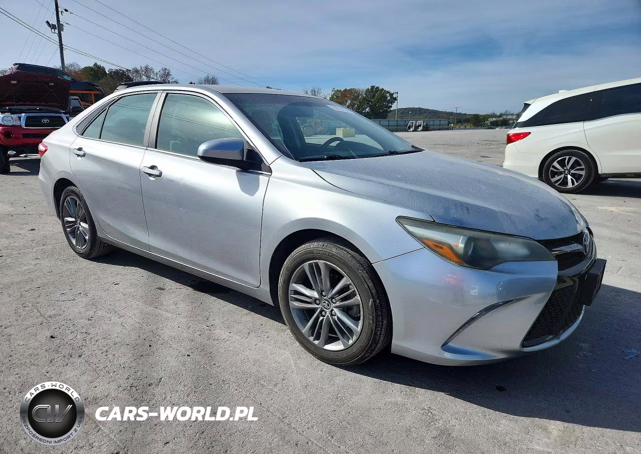 2015 Toyota Camry Se VIN:4T1BF1FK8FU888323 - 4
