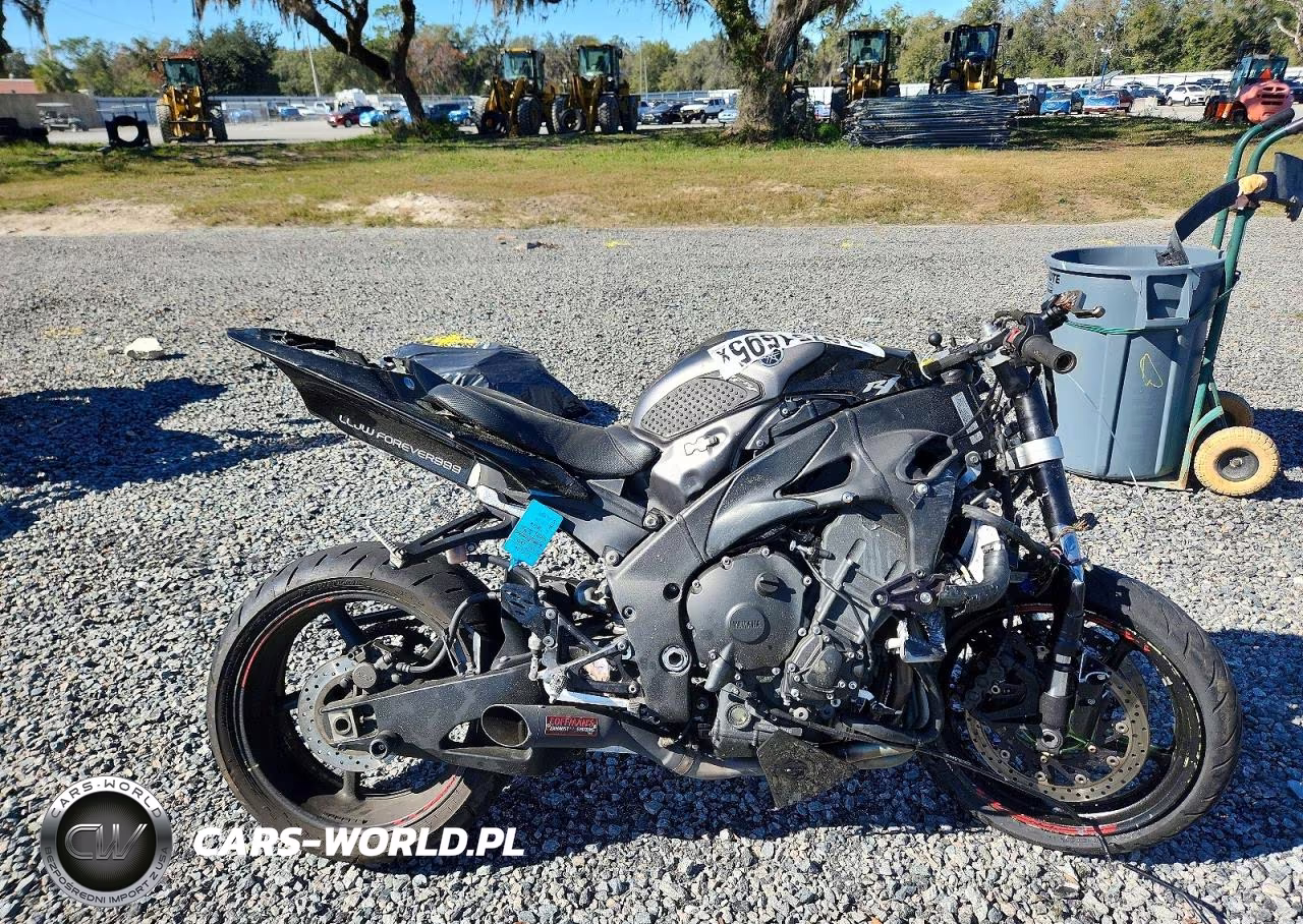 2013 Yamaha Yzfr1