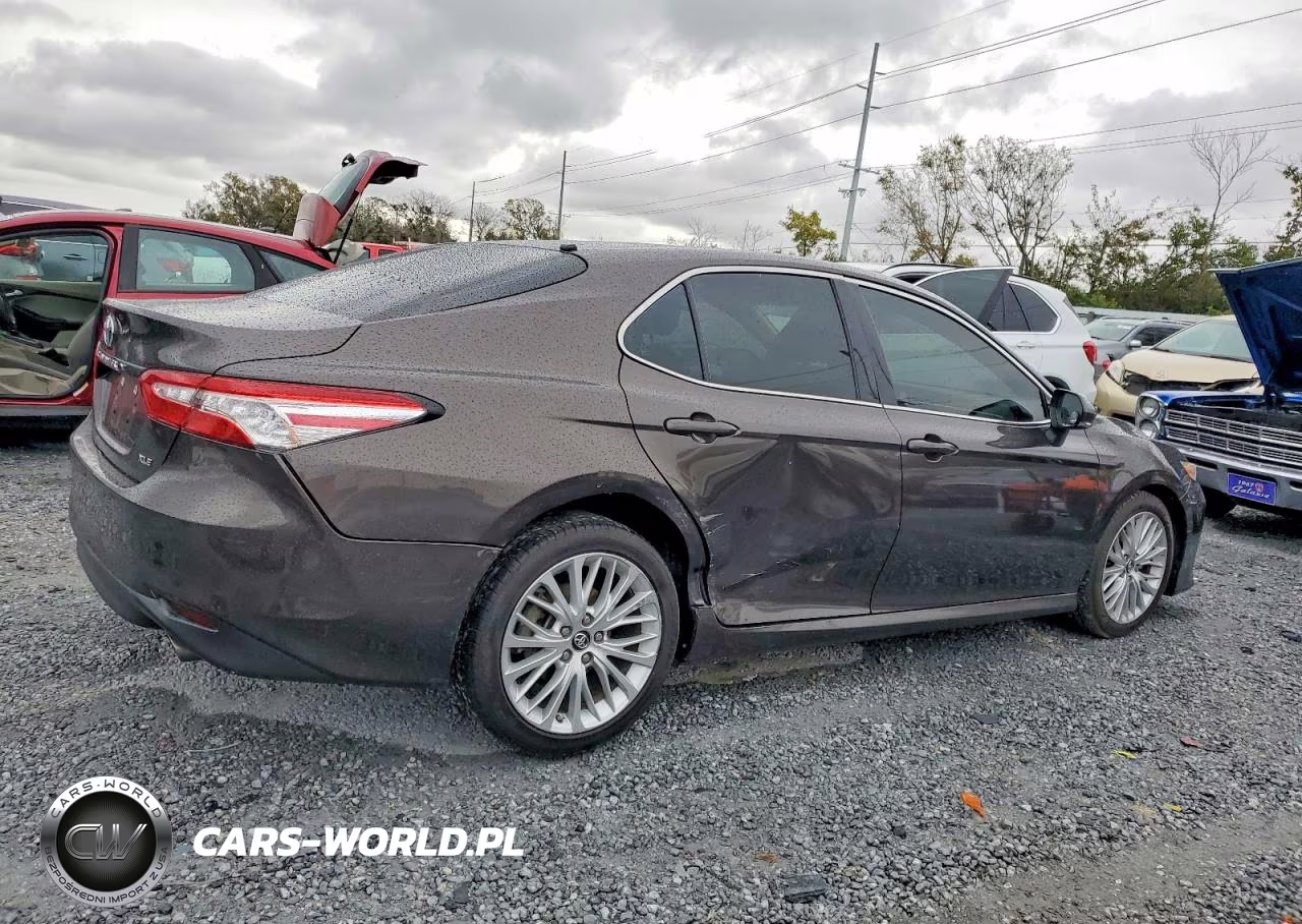 2018 Toyota Camry L VIN:4T1B11HK7JU004750 - 3
