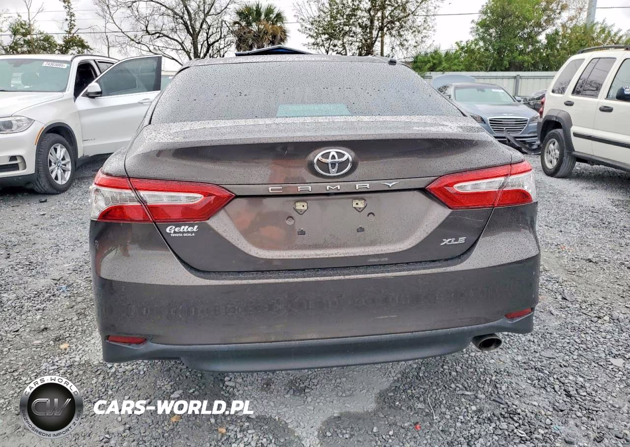 2018 Toyota Camry L VIN:4T1B11HK7JU004750 - 6