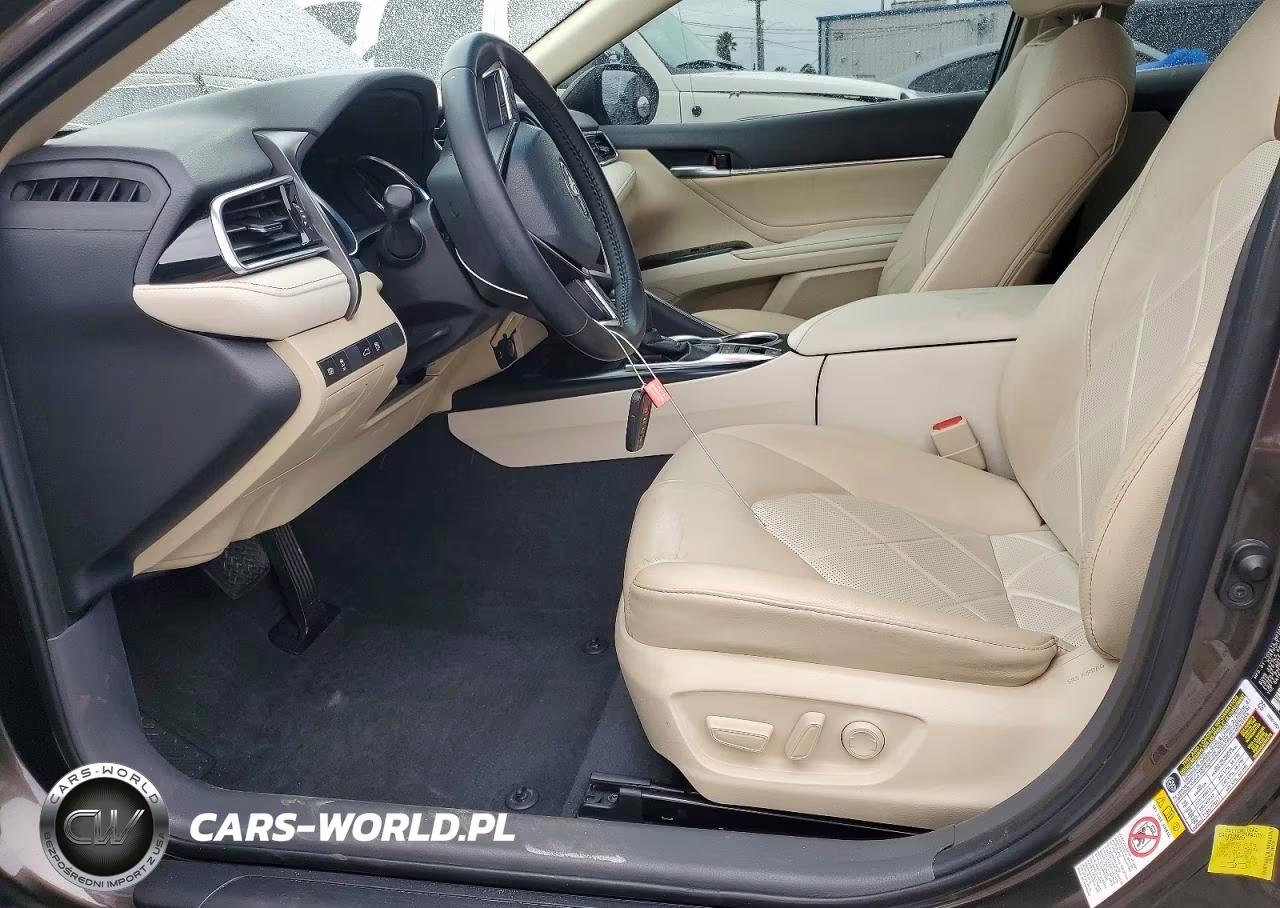 2018 Toyota Camry L VIN:4T1B11HK7JU004750 - 7