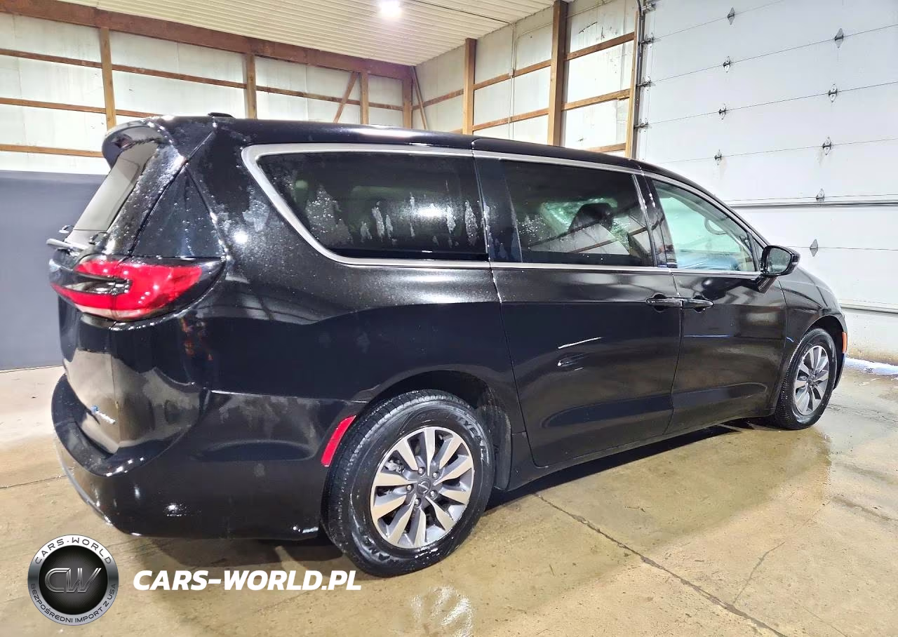 2024 Chrysler Pacifica Hybrid Select VIN:2C4RC1S76RR174558 - 3