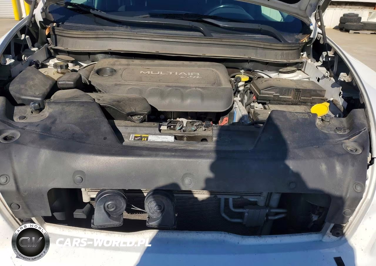 2018 Jeep Cherokee Latitude VIN:1C4PJLCB3JD513330 - 11