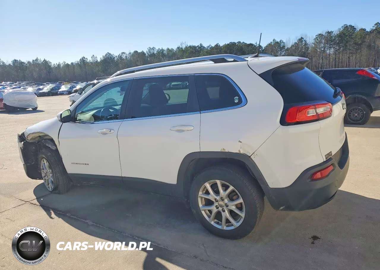 2018 Jeep Cherokee Latitude VIN:1C4PJLCB3JD513330 - 2