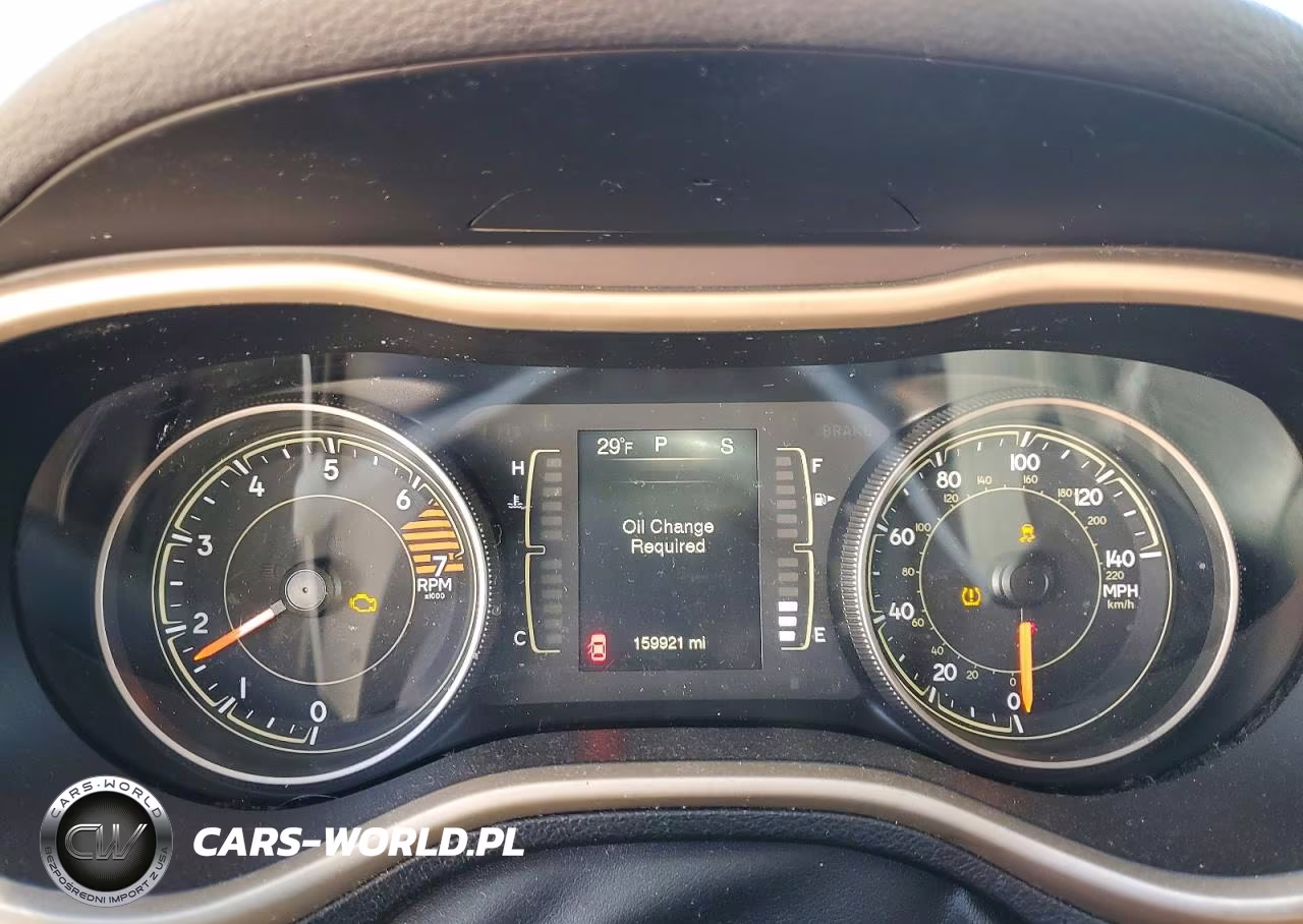 2018 Jeep Cherokee Latitude VIN:1C4PJLCB3JD513330 - 9
