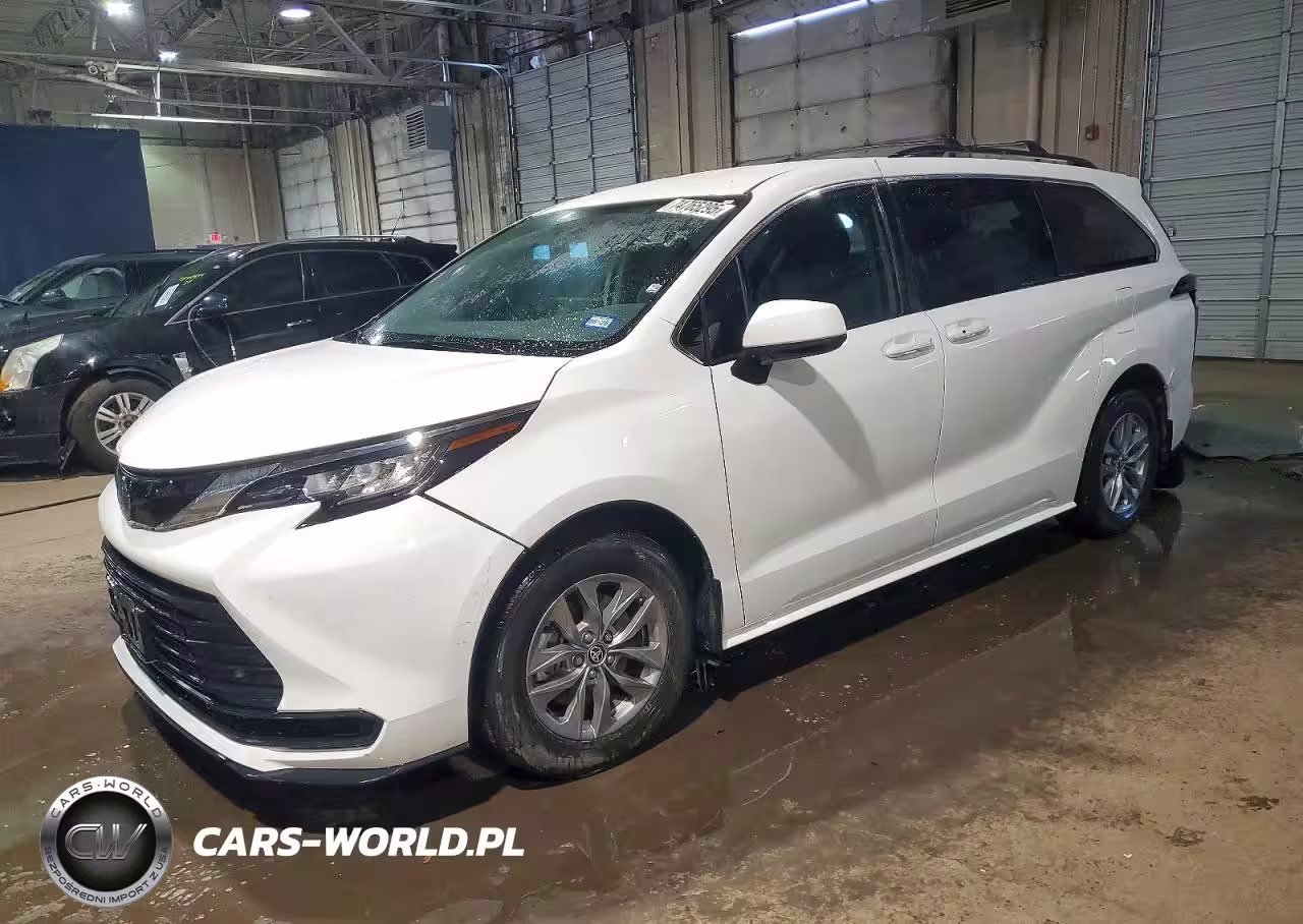 2023 Toyota Sienna Le