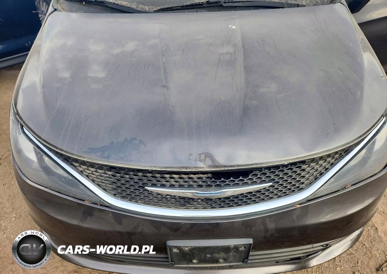 2018 Chrysler Pacifica Touring VIN:2C4RC1DGXJR143797 - 11