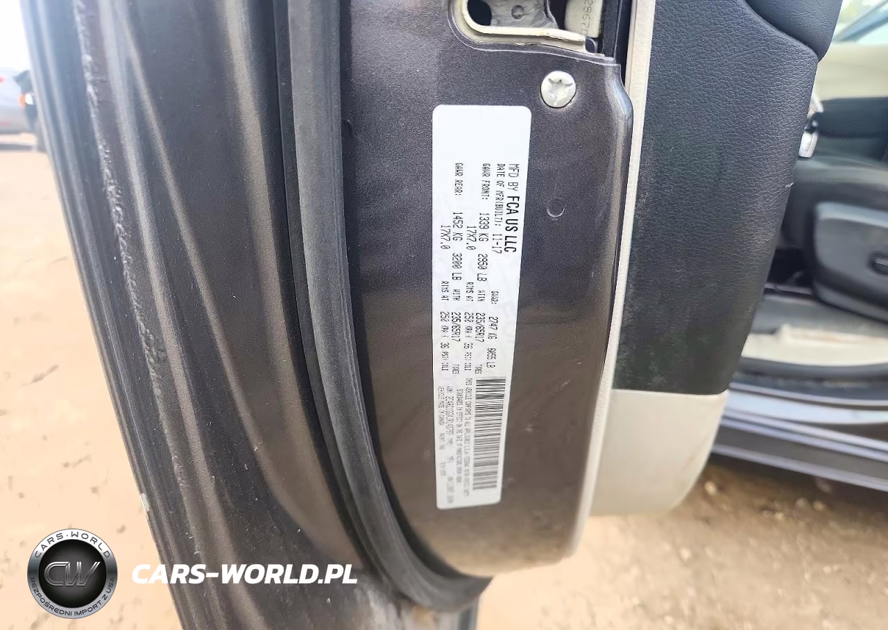 2018 Chrysler Pacifica Touring VIN:2C4RC1DGXJR143797 - 12