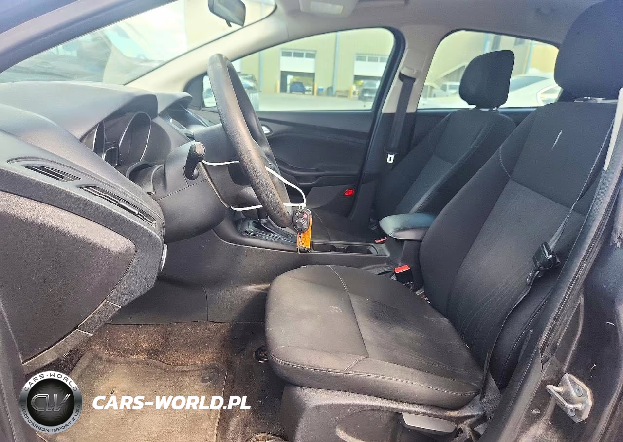 2018 Ford Focus Se VIN:1FADP3K21JL330796 - 7