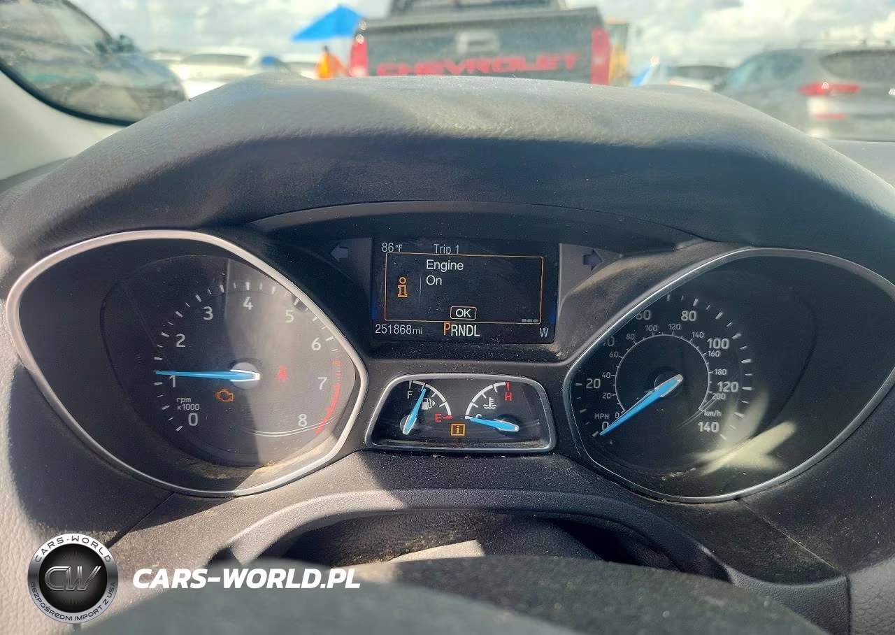 2018 Ford Focus Se VIN:1FADP3K21JL330796 - 9