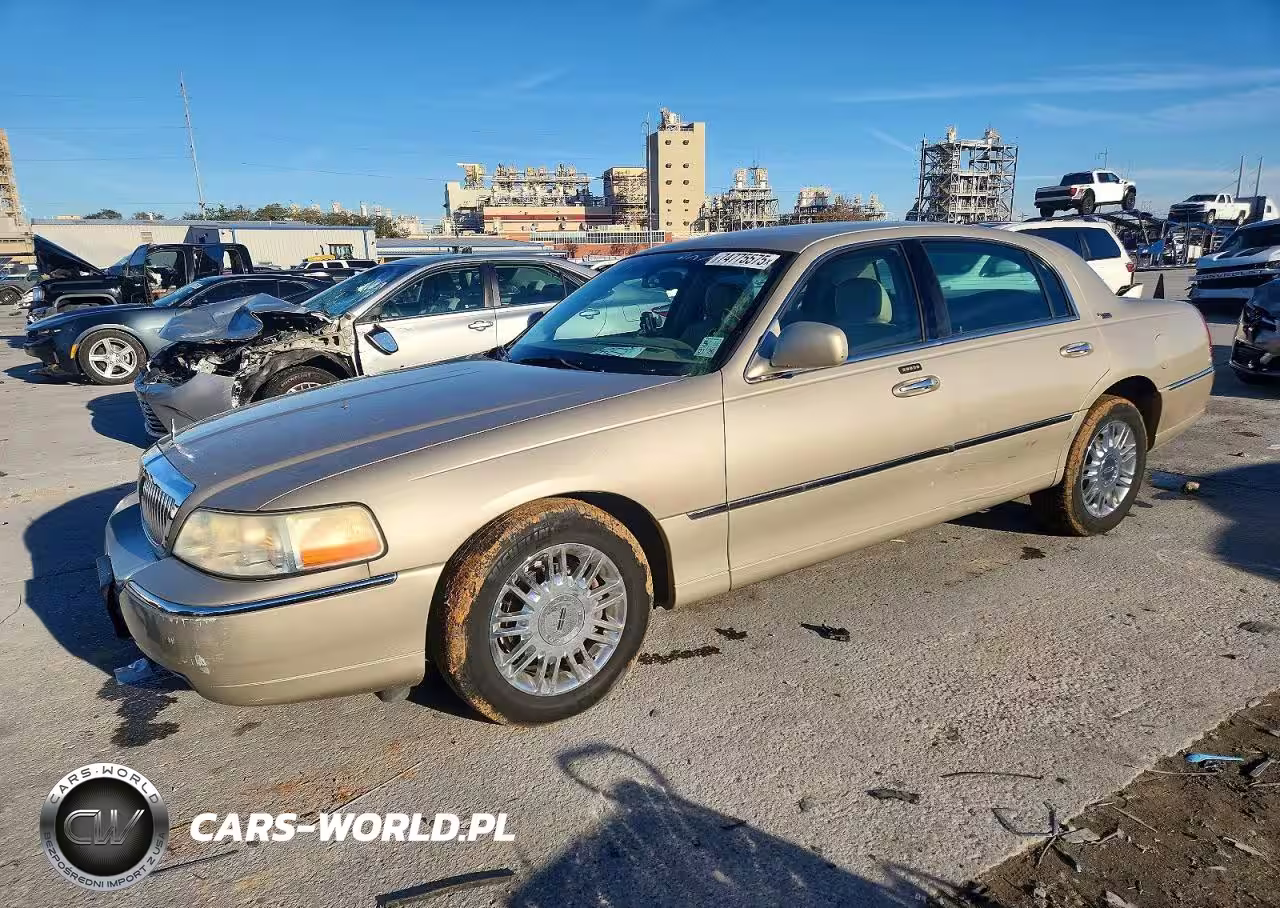 2008 Lincoln Town Car Signature Limited