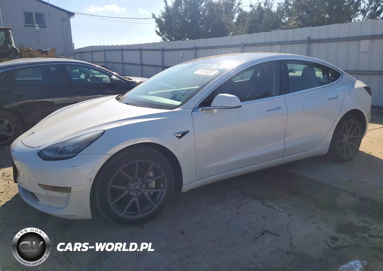 2019 Tesla Model 3 VIN:5YJ3E1EBXKF433246 - 1