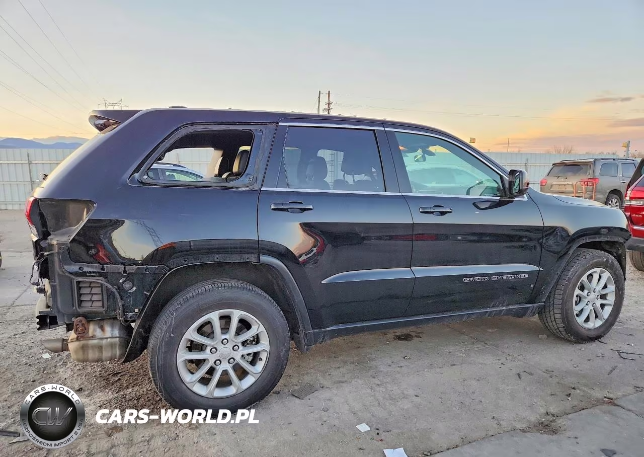 2021 Jeep Grand Cherokee Laredo VIN:1C4RJEAG7MC712586 - 3