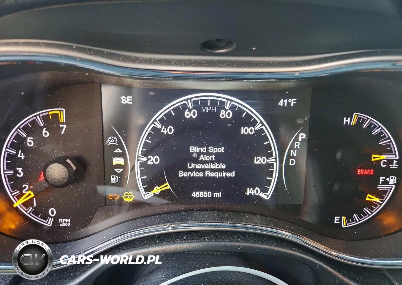 2021 Jeep Grand Cherokee Laredo VIN:1C4RJEAG7MC712586 - 9