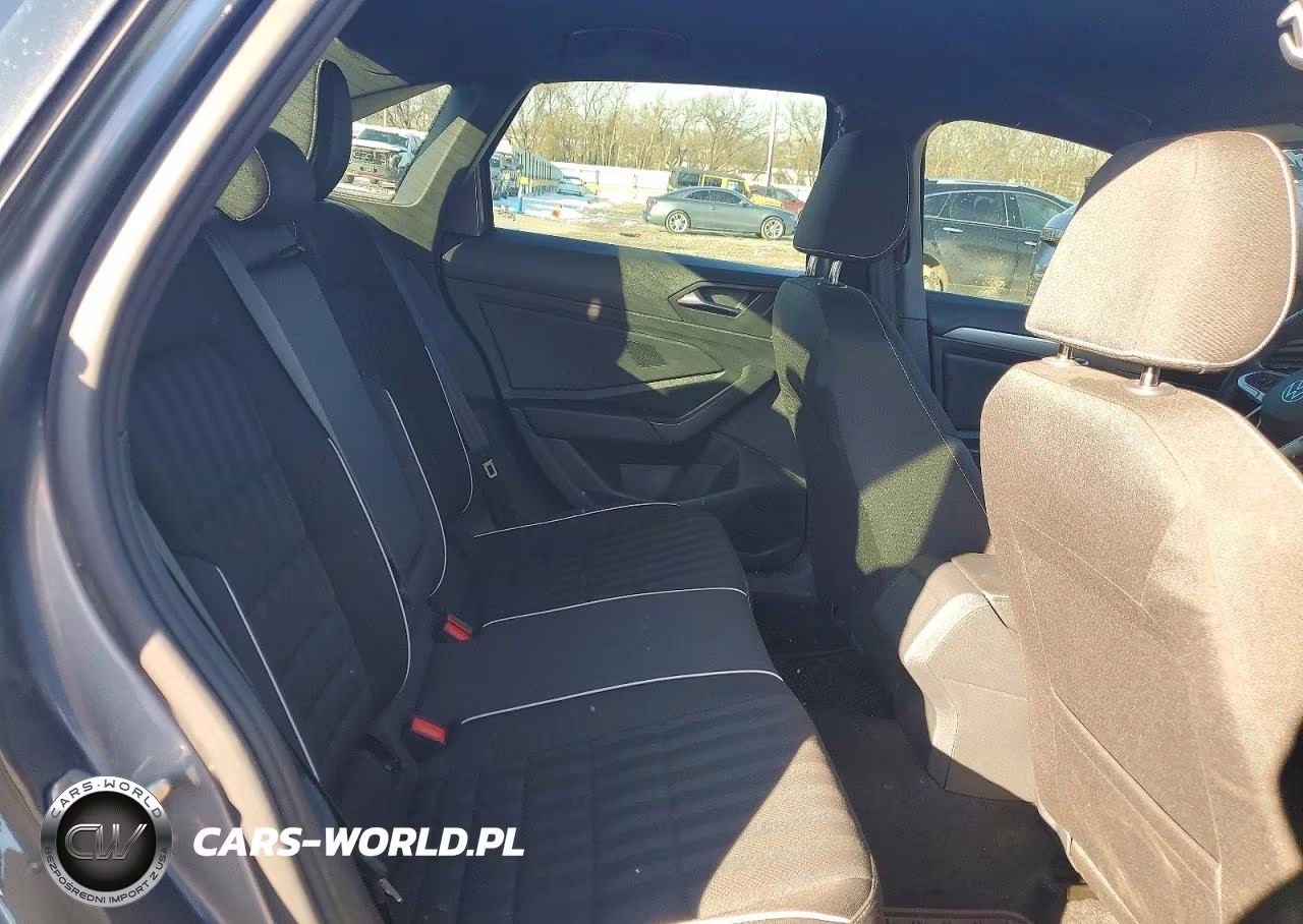 2024 Volkswagen Jetta Sport VIN:3VWBM7BU4RM100163 - 10
