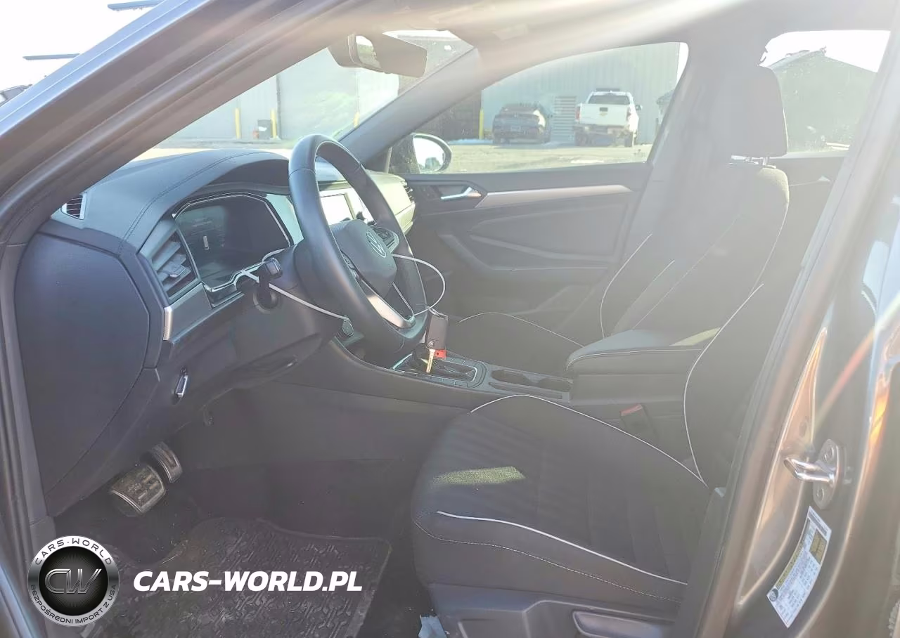 2024 Volkswagen Jetta Sport VIN:3VWBM7BU4RM100163 - 7
