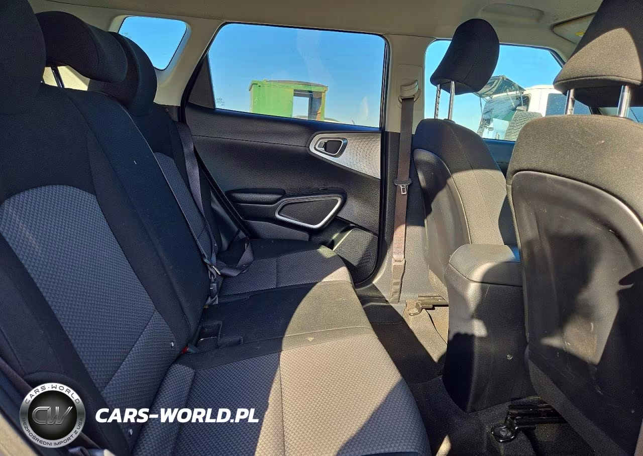 2020 Kia Soul Lx VIN:KNDJ23AU8L7107097 - 11