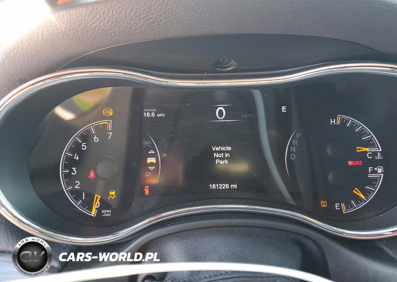 2019 Jeep Grand Cherokee Laredo VIN:1C4RJFAGXKC528648 - 9