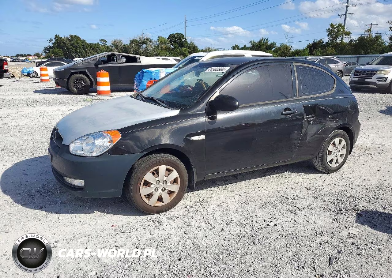 2009 Hyundai Accent Gs VIN:KMHCM36C39U112975 - 1
