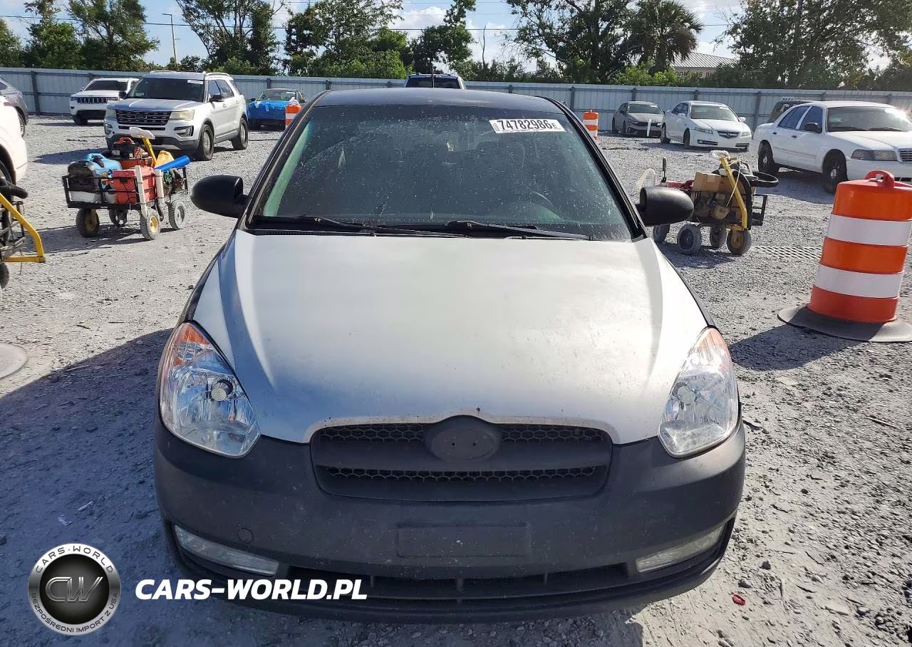 2009 Hyundai Accent Gs VIN:KMHCM36C39U112975 - 5