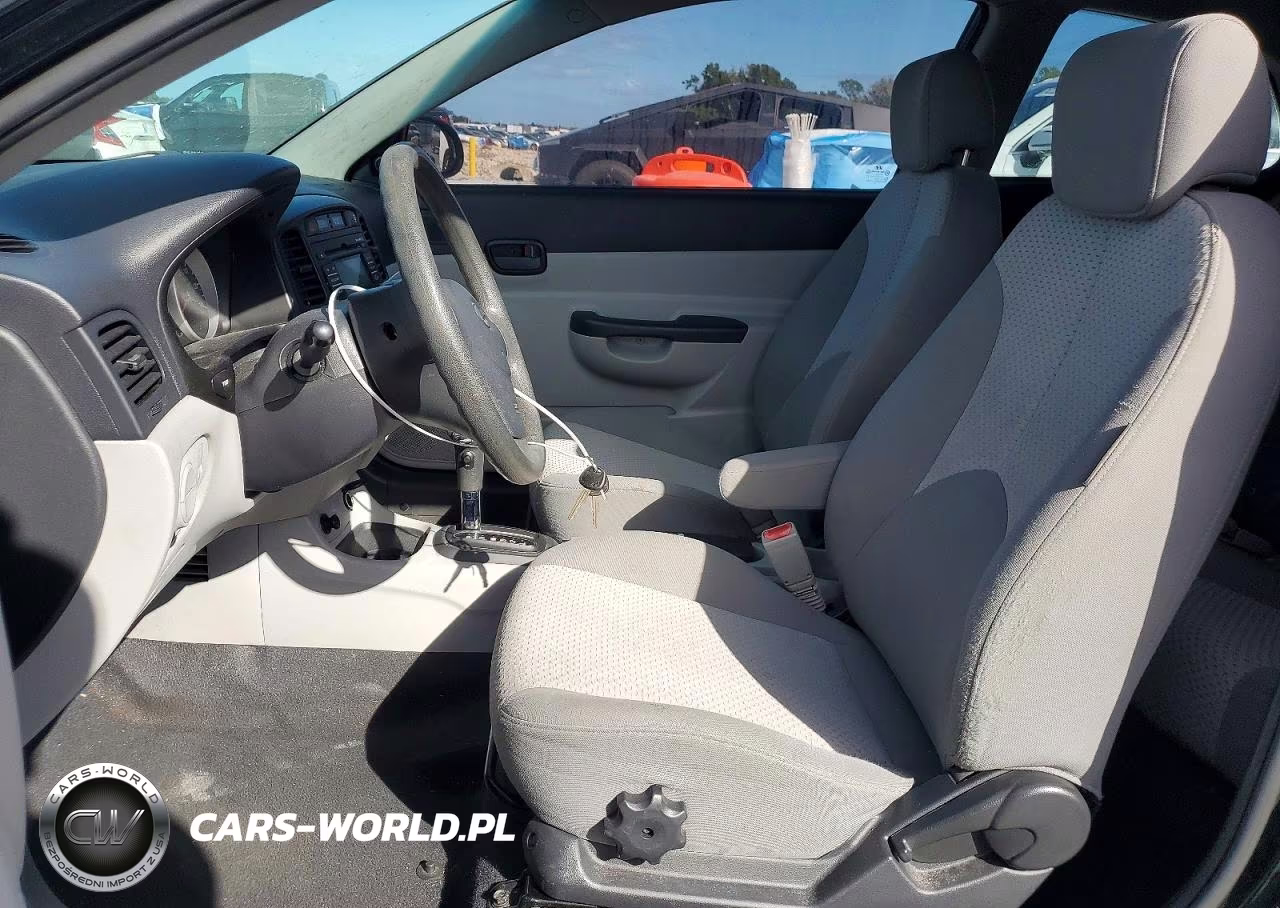 2009 Hyundai Accent Gs VIN:KMHCM36C39U112975 - 7