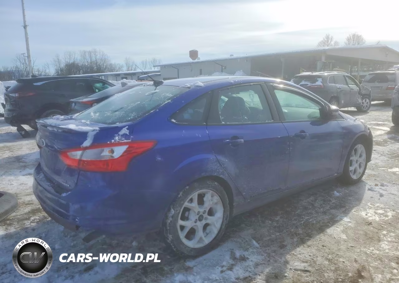 2013 Ford Focus Se VIN:1FADP3F22DL326772 - 3