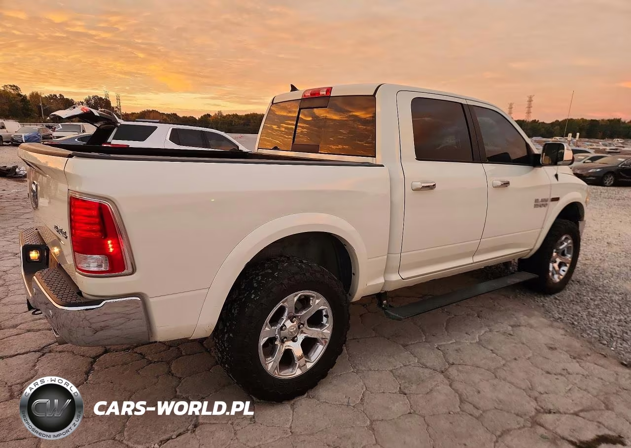 2017 Ram 1500 Laramie VIN:1C6RR7NM7HS873639 - 3