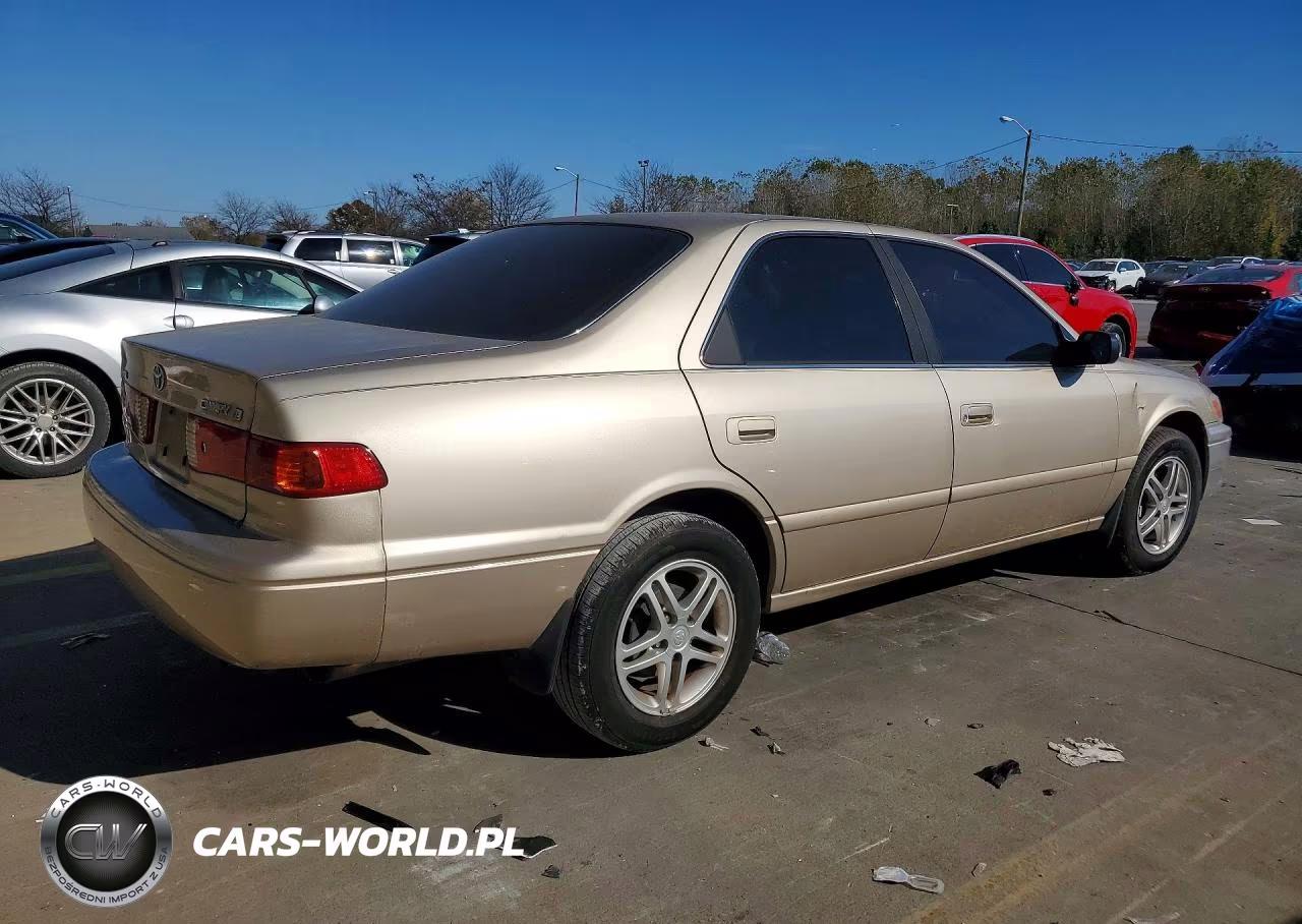 2000 Toyota Camry Le VIN:JT2BG22KXY0409223 - 3