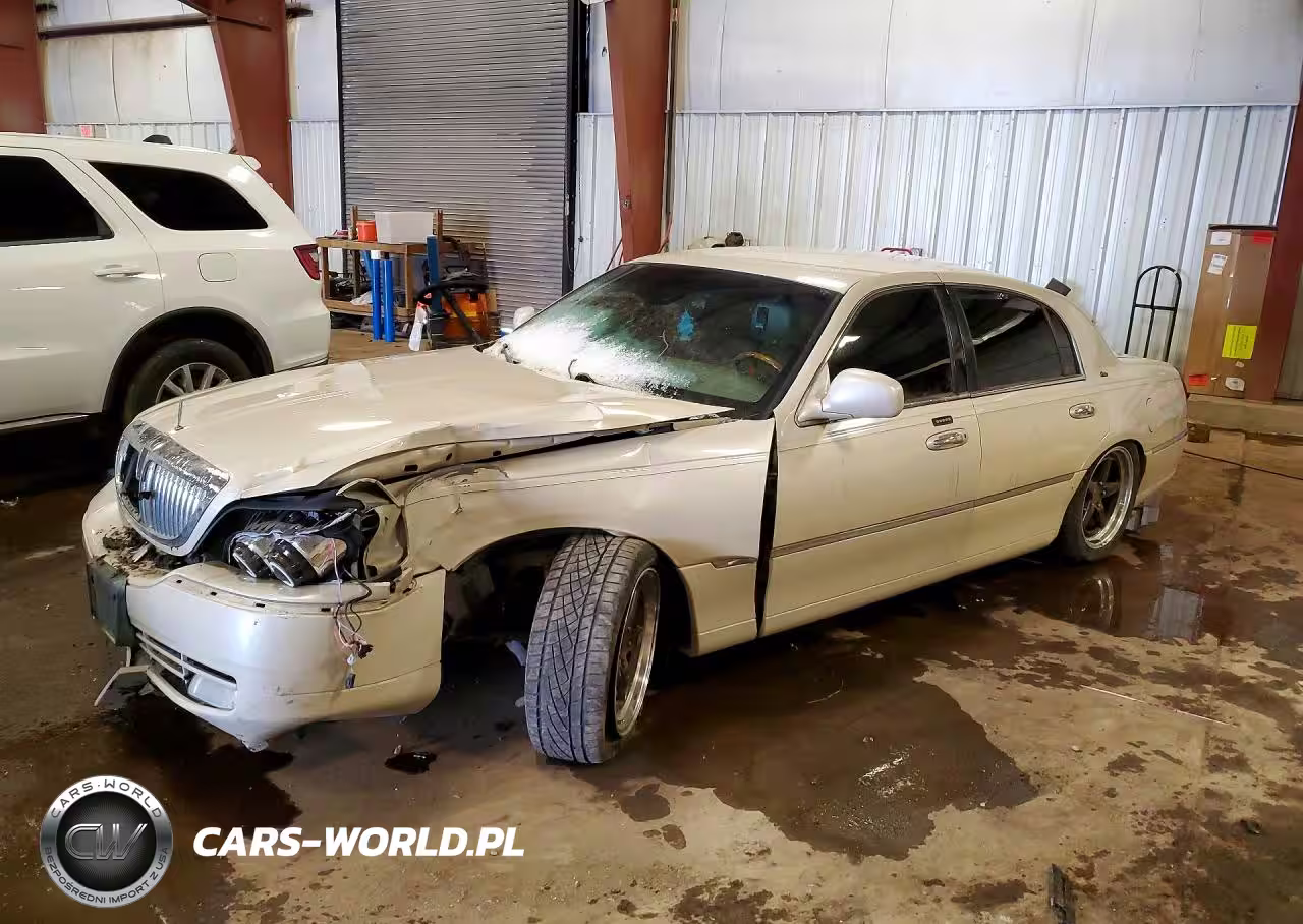 2003 Lincoln Town Car Cartier