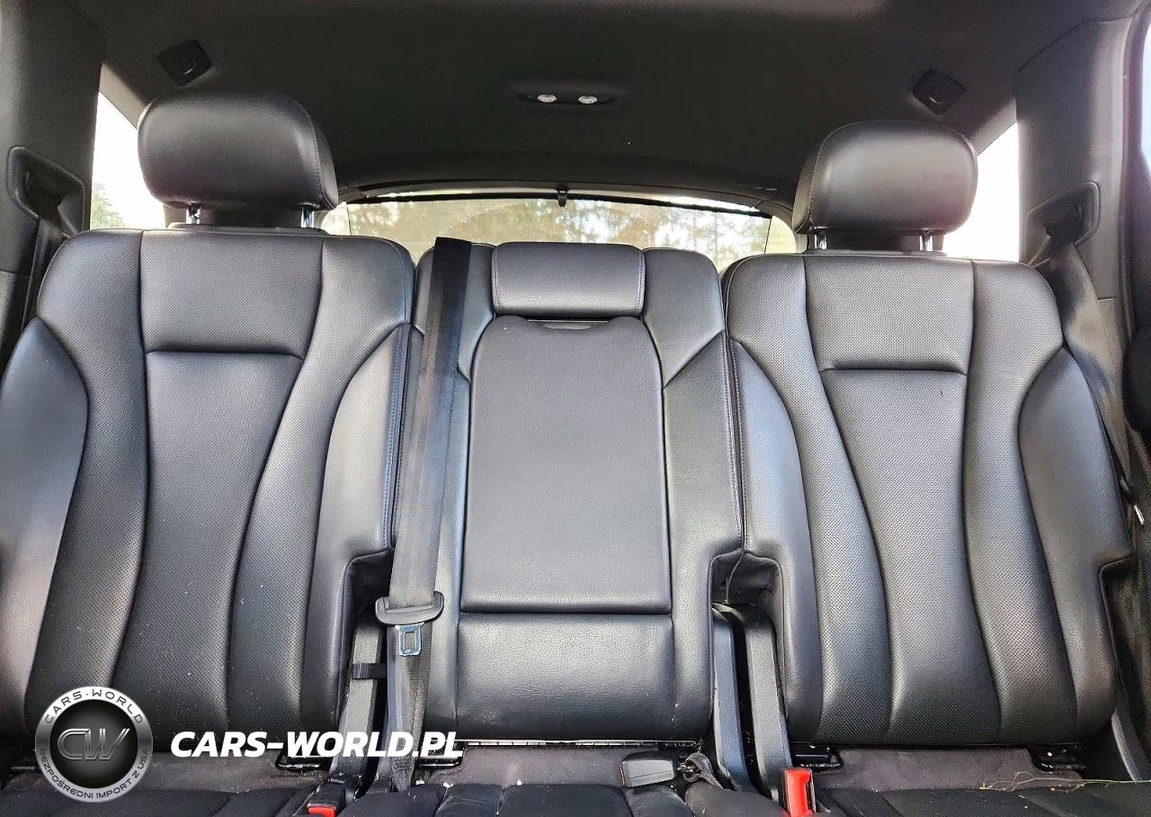 2017 Audi Q7 Premium Plus VIN:WA1LAAF72HD056783 - 10