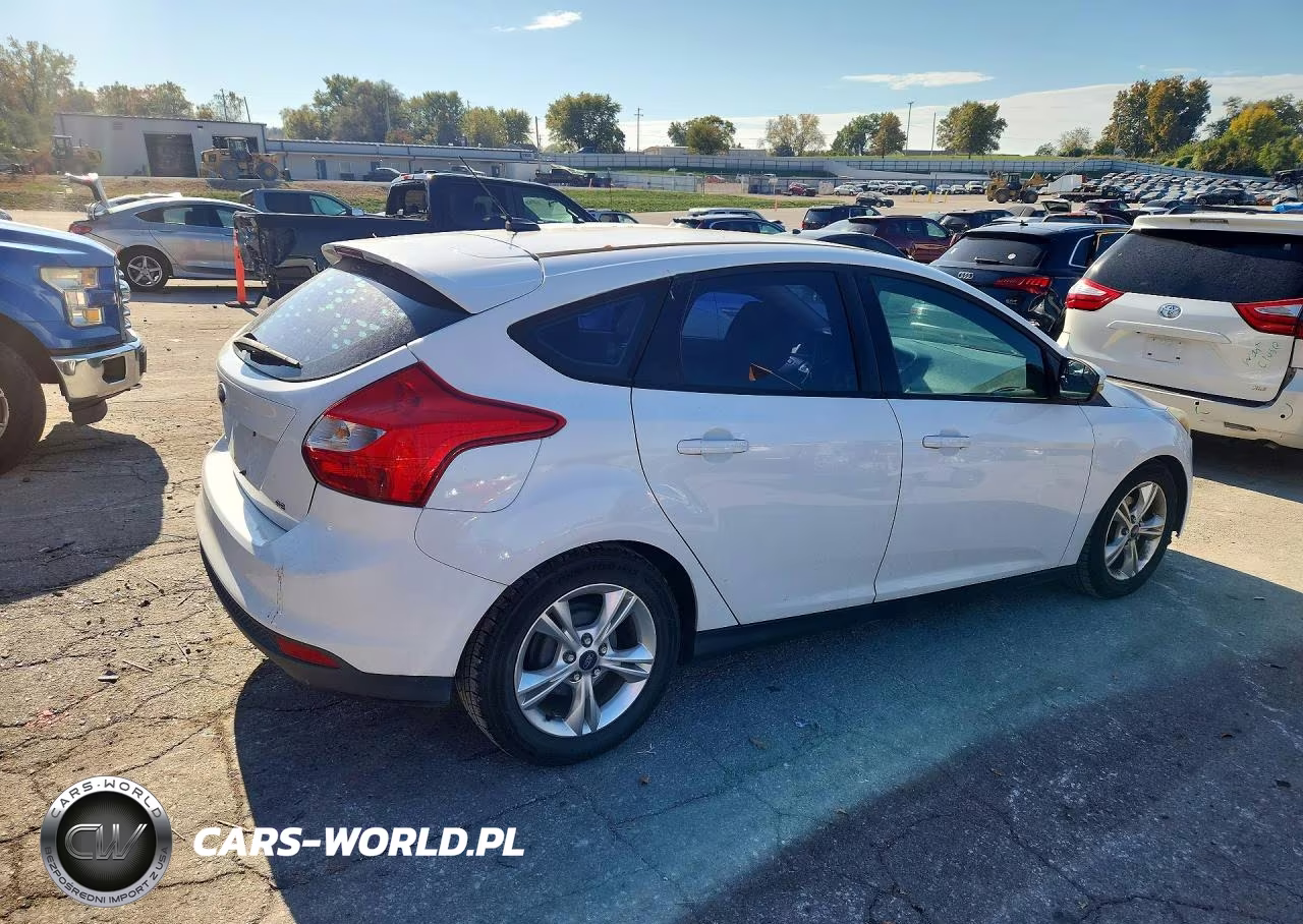 2014 Ford Focus Se VIN:1FADP3K2XEL185666 - 3