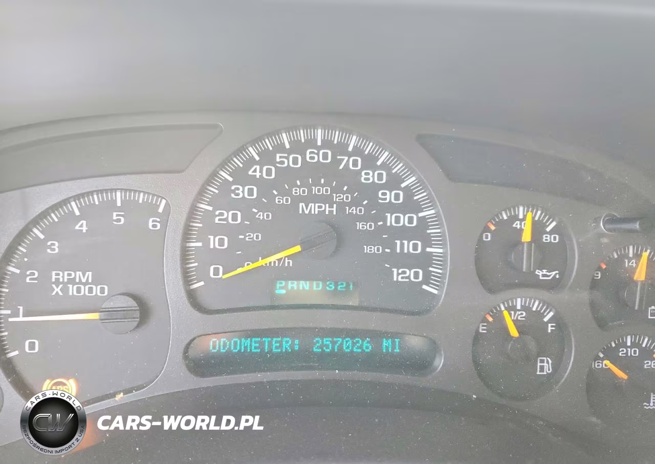 2004 Chevrolet Suburban K1500 VIN:3GNFK16Z54G111748 - 9