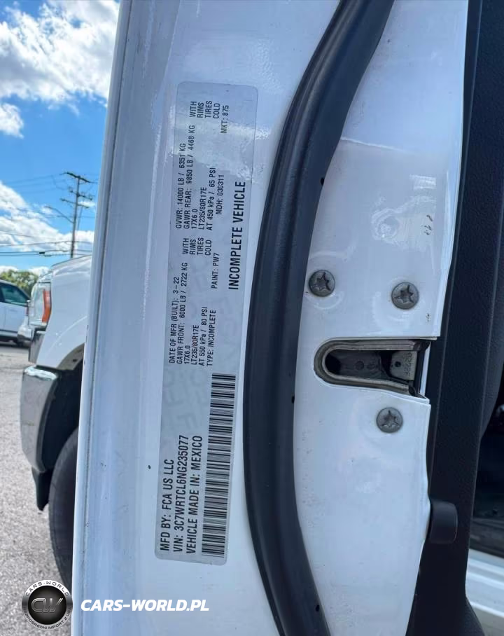 2022 Ram 3500 VIN:3C7WRTCL6NG235077 - 10